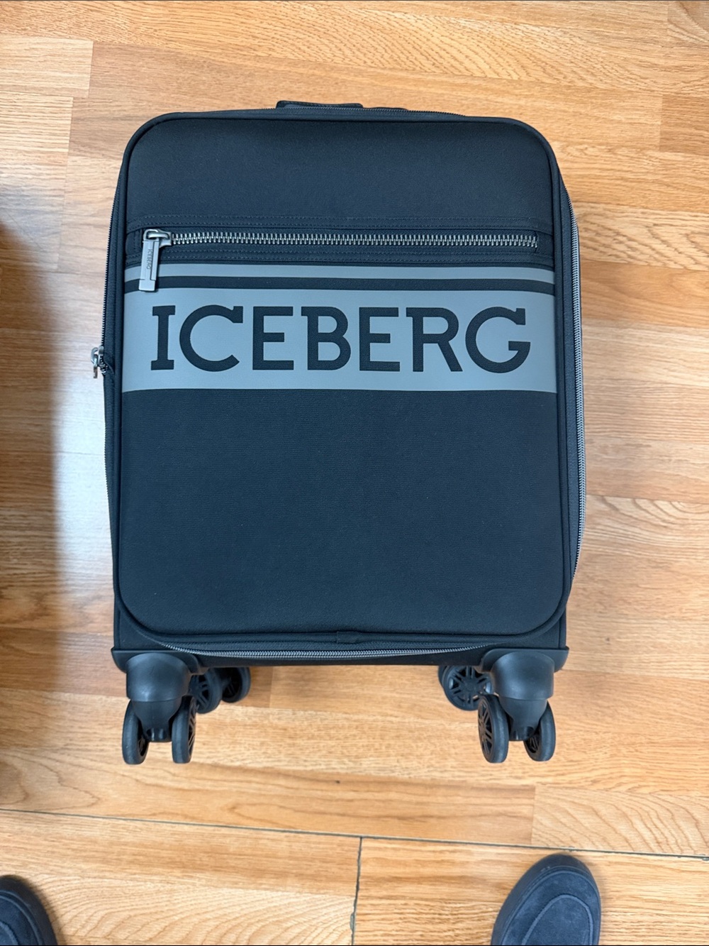 Iceberg Black and Gray Travel Spinner Carry-On